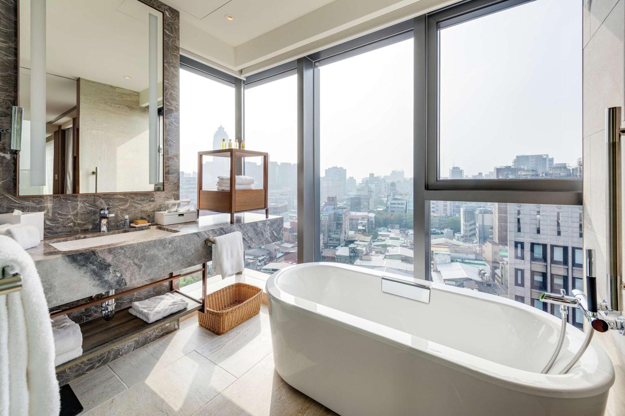 Doubletree By Hilton Taipei Zhongshan מראה חיצוני תמונה